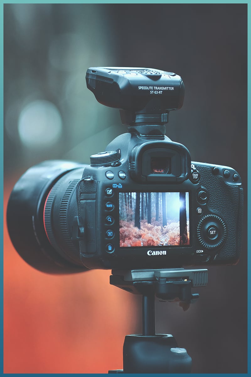 Canon camera on tripod 1200 x 800